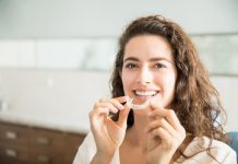 Aparatul dentar Invisalign explicat simplu: tratamentul ortodontic discret și eficient